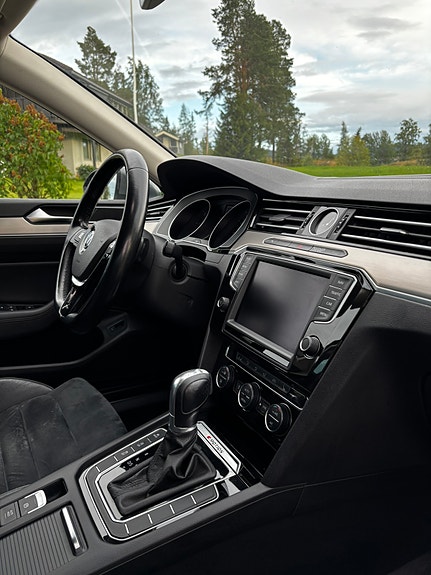Volkswagen Passat 20 of 27