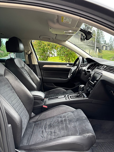 Volkswagen Passat 19 of 27