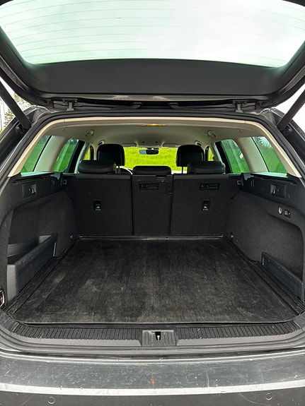 Volkswagen Passat 21 of 27