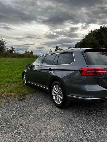 Volkswagen Passat 6 of 27
