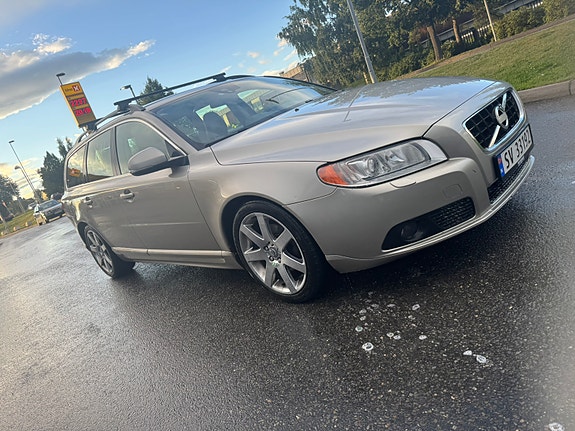 Volvo V70 3 of 20
