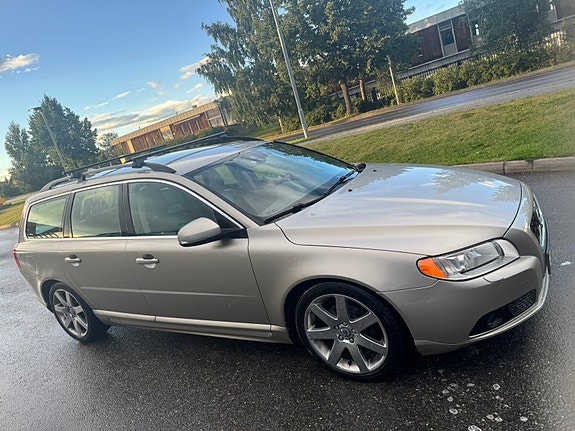 Volvo V70 8 of 20