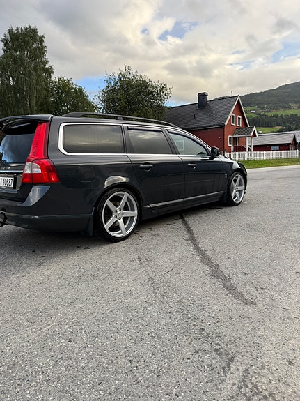 Volvo V70 5 of 21
