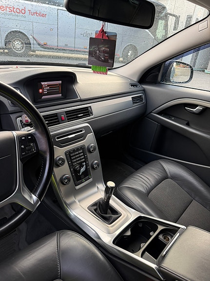 Volvo V70 18 of 21