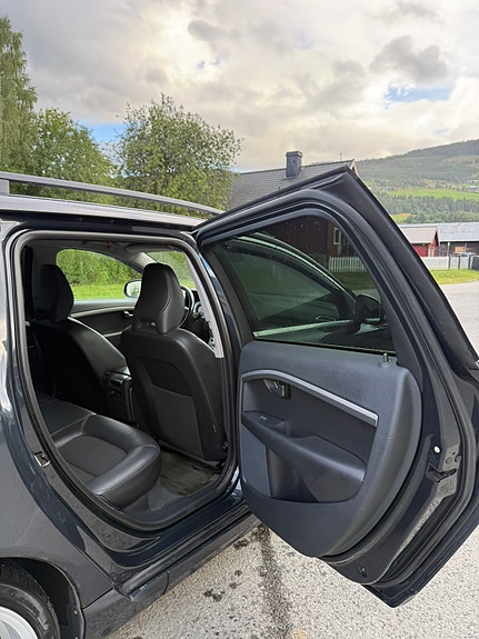 Volvo V70 9 of 21