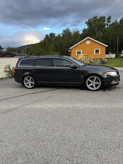 Volvo V70 6 of 21