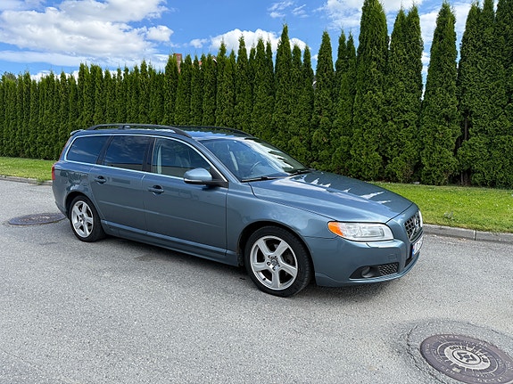 Volvo V70 12 of 30
