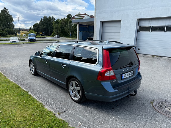 Volvo V70 7 of 30