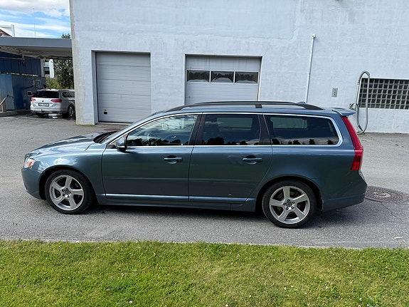 Volvo V70 8 of 30