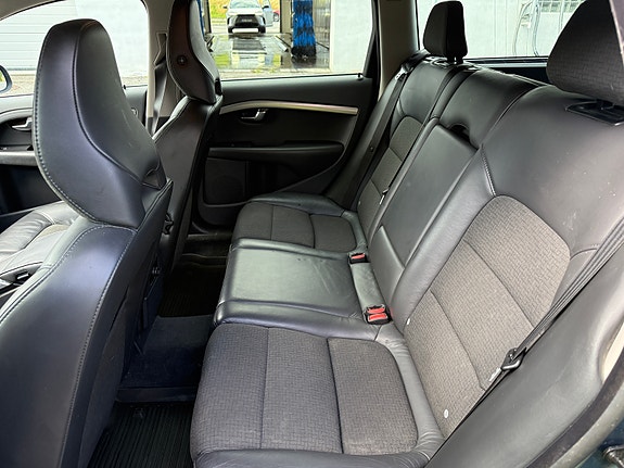 Volvo V70 17 of 30