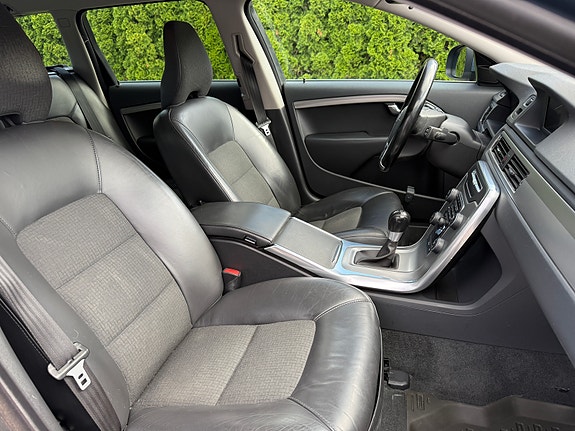 Volvo V70 24 of 30