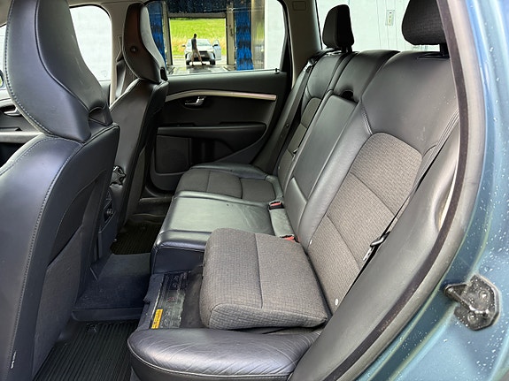 Volvo V70 18 of 30