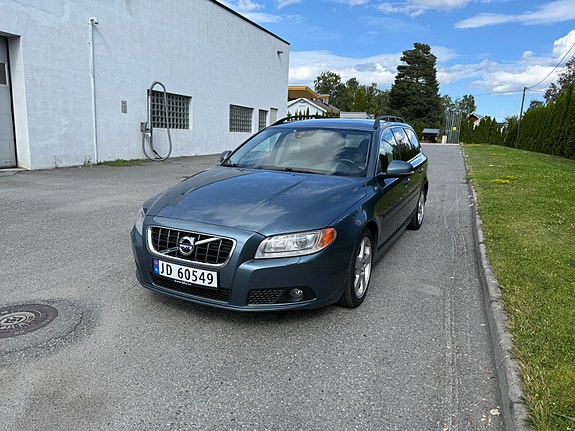 Volvo V70 10 of 30
