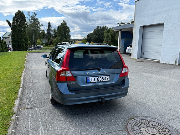 Volvo V70 6 of 30