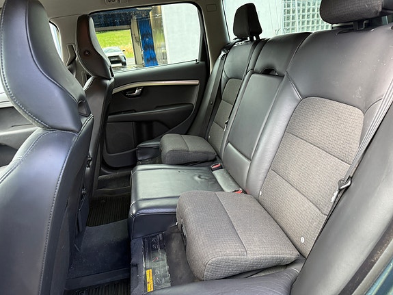 Volvo V70 19 of 30