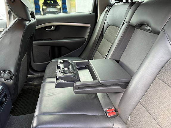 Volvo V70 21 of 30