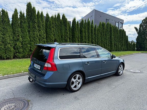 Volvo V70 4 of 30