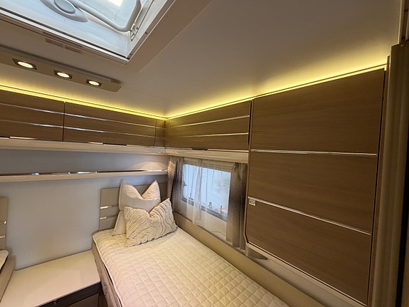 Adria Adora 613UL Alde / Enkle senger / Gulvvarme / Skinn / S 24 of 30