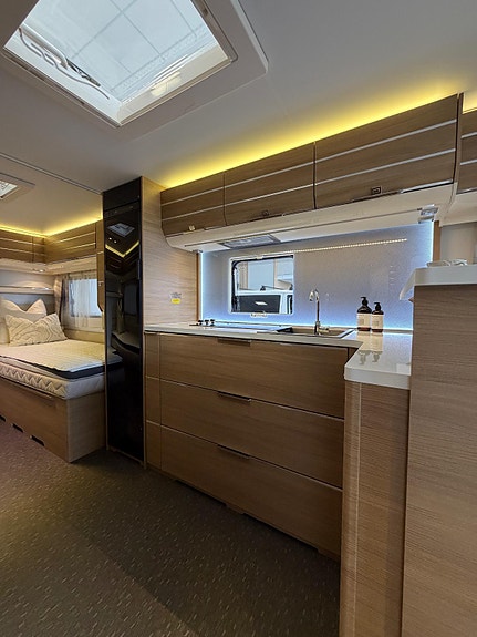 Adria Adora 613UL Alde / Enkle senger / Gulvvarme / Skinn / S 13 of 30