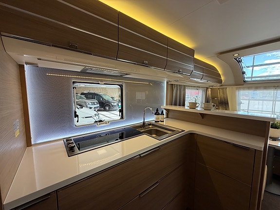 Adria Adora 613UL Alde / Enkle senger / Gulvvarme / Skinn / S 15 of 30