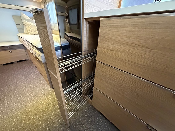 Adria Adora 613UL Alde / Enkle senger / Gulvvarme / Skinn / S 19 of 30