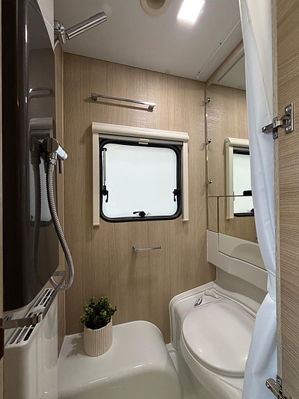Adria Adora 613UL Alde / Enkle senger / Gulvvarme / Skinn / S 25 of 30