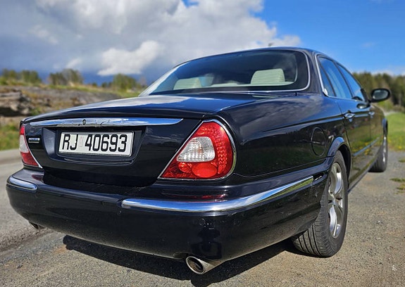 Jaguar XJ 5 of 11
