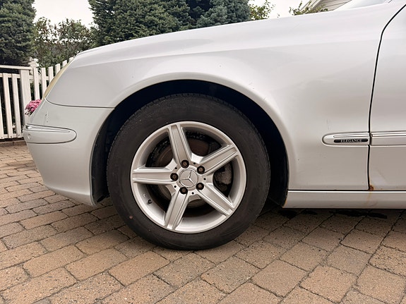 Mercedes-Benz E200 d 4 of 24