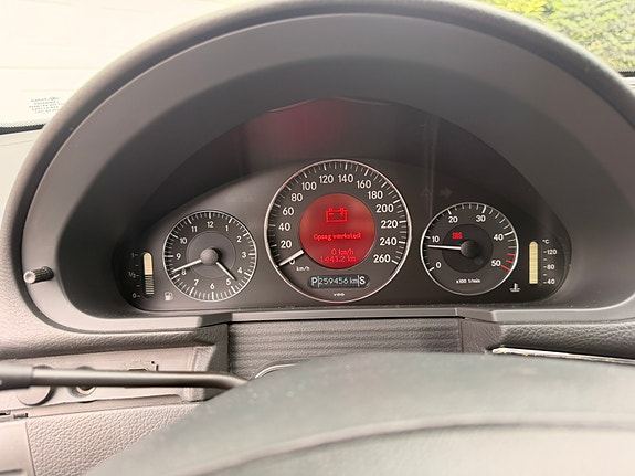 Mercedes-Benz E200 d 16 of 24