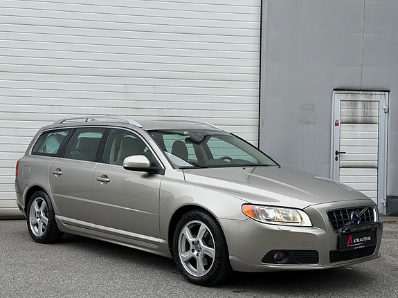 Volvo V70 8 of 30