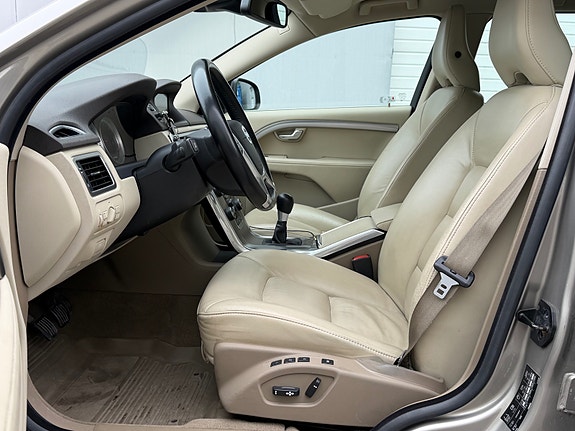 Volvo V70 14 of 30