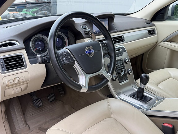 Volvo V70 15 of 30