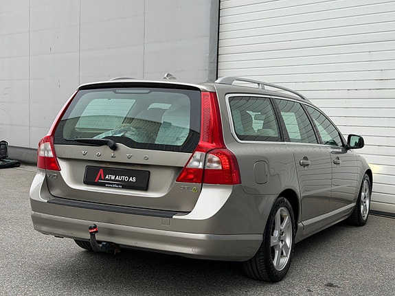 Volvo V70 11 of 30