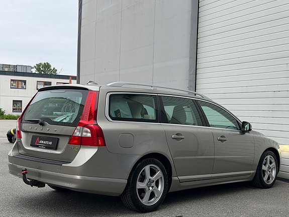 Volvo V70 12 of 30