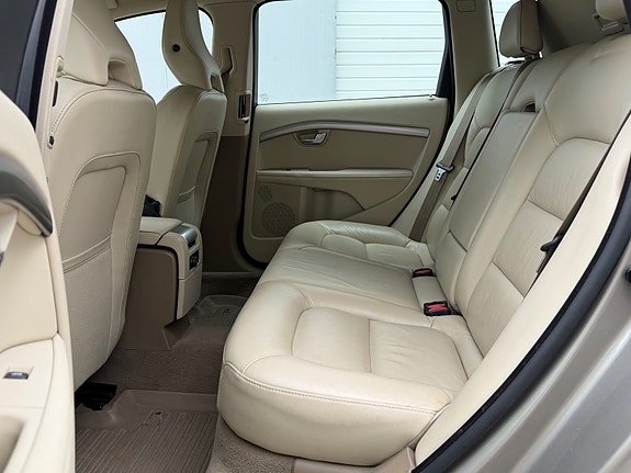 Volvo V70 29 of 30