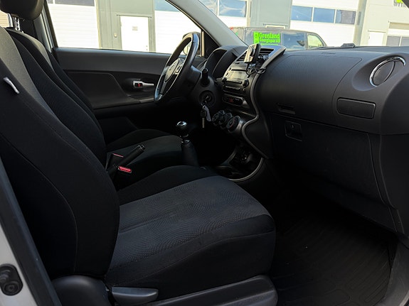 Toyota Urban Cruiser 14 of 25