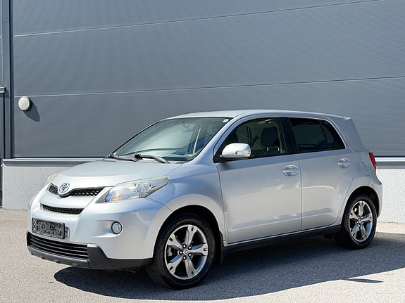 Toyota Urban Cruiser 2 of 25