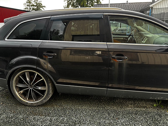 Audi Q7 5 of 6