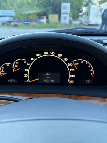 Mercedes-Benz S320 7 of 14