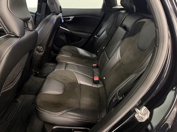 Volvo V40 22 of 30