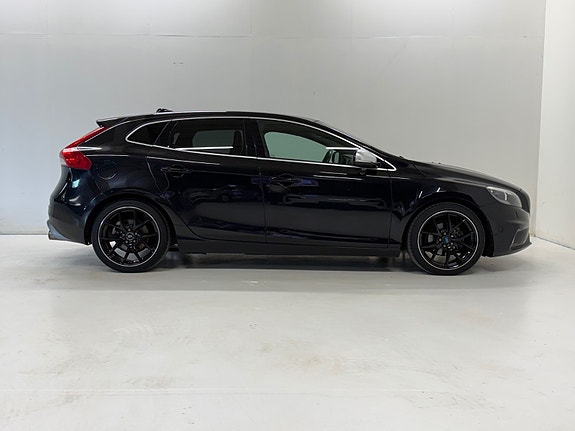 Volvo V40 15 of 30