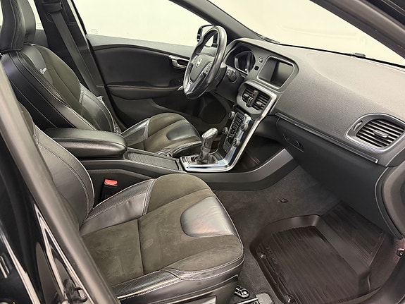 Volvo V40 17 of 30