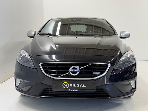 Volvo V40 2 of 30