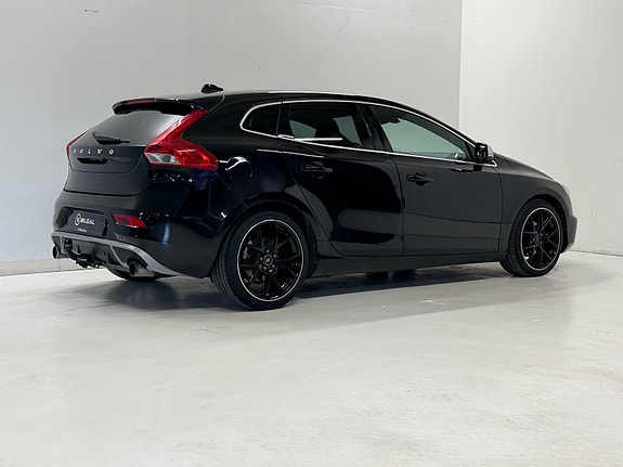 Volvo V40 12 of 30