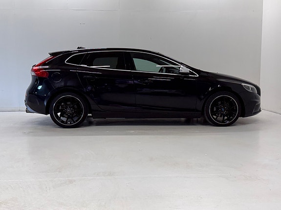 Volvo V40 14 of 30