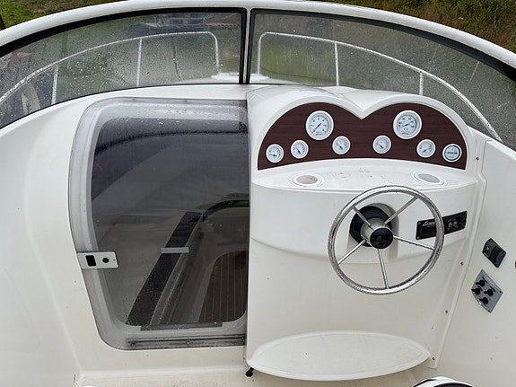 Quicksilver 650 cruiser 9 of 21