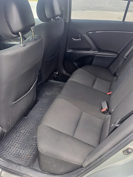 Toyota Avensis 8 of 11