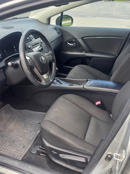 Toyota Avensis 7 of 11