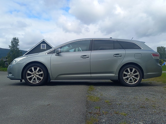 Toyota Avensis 3 of 11