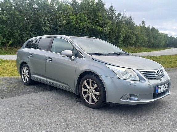 Toyota Avensis 2 of 11